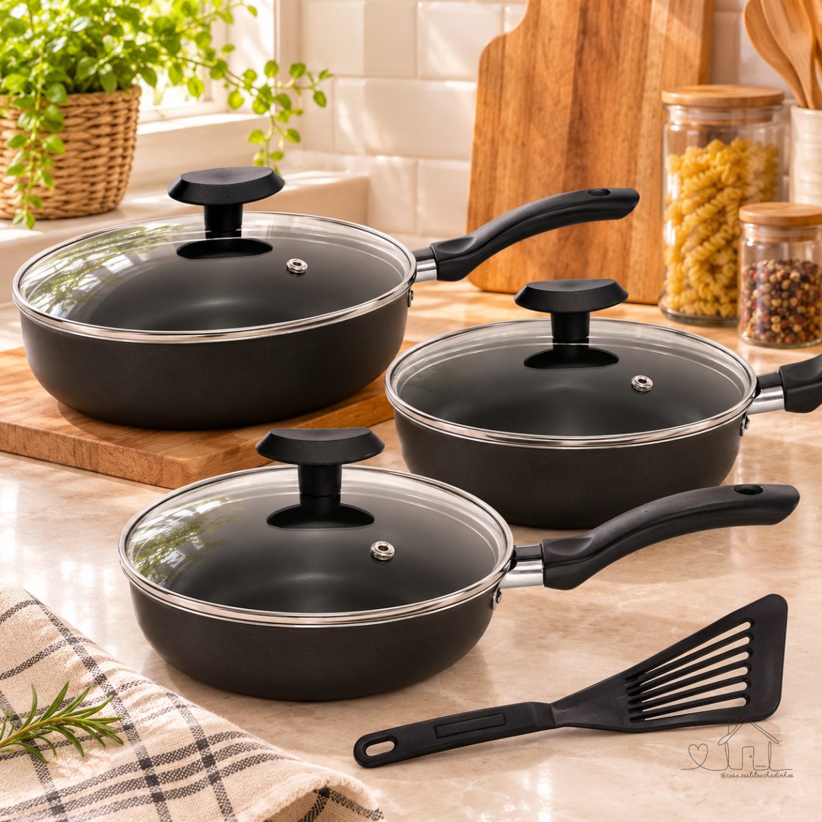 Kit Frigideiras Antiaderente Com Tampa De Vidro Jogo com 3 Peças Teflon 18/20/22cm Preto + Espátula